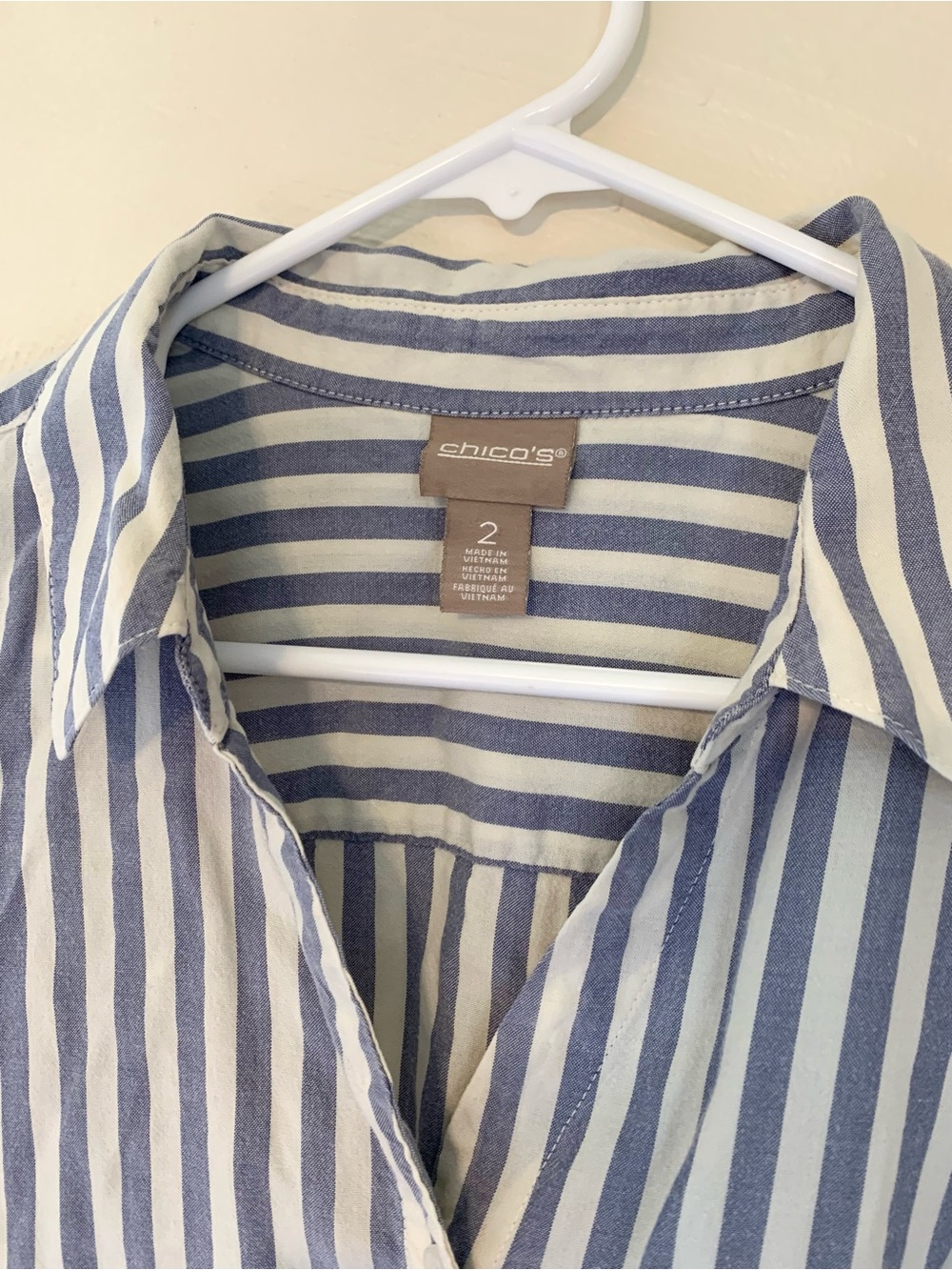 Chicos Tie-front Summer Button Down. Size 2, or Large - Picture 2 of 7